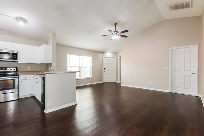 Building Photo - 624 Cape Cod Cir