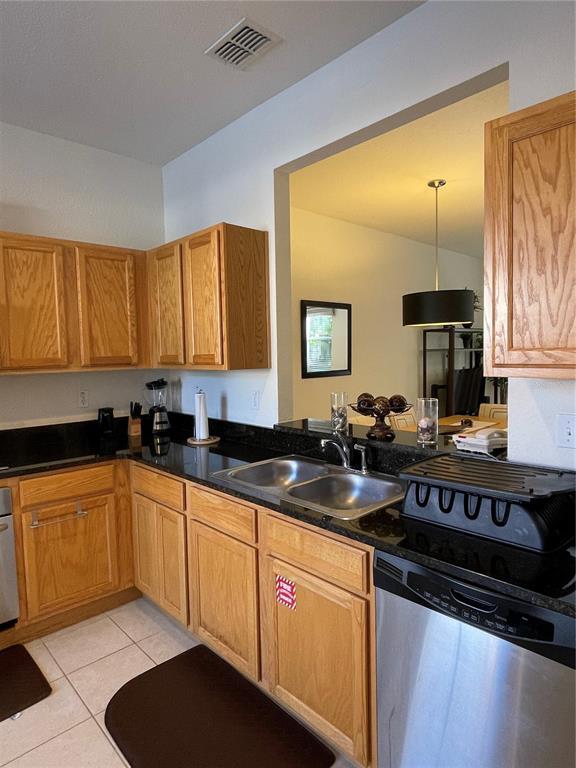 Building Photo - 2729 Coupe St