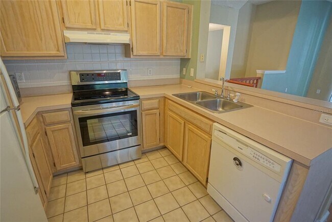 Building Photo - 702 Promenade Pl
