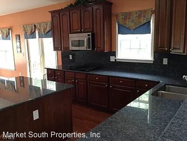Foto del edificio - 4 br, 2.5 bath House - 1388 DARIAN LANE