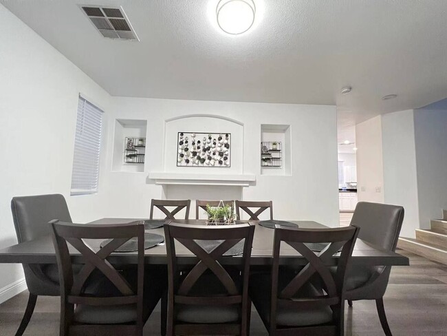 Foto del edificio - Beautiful 4 Bedroom 2 Bathroom Pool House in South West