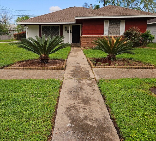 Foto del edificio - 6903 Kingsway Dr