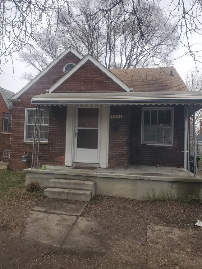 Building Photo - 8544 Roselawn St