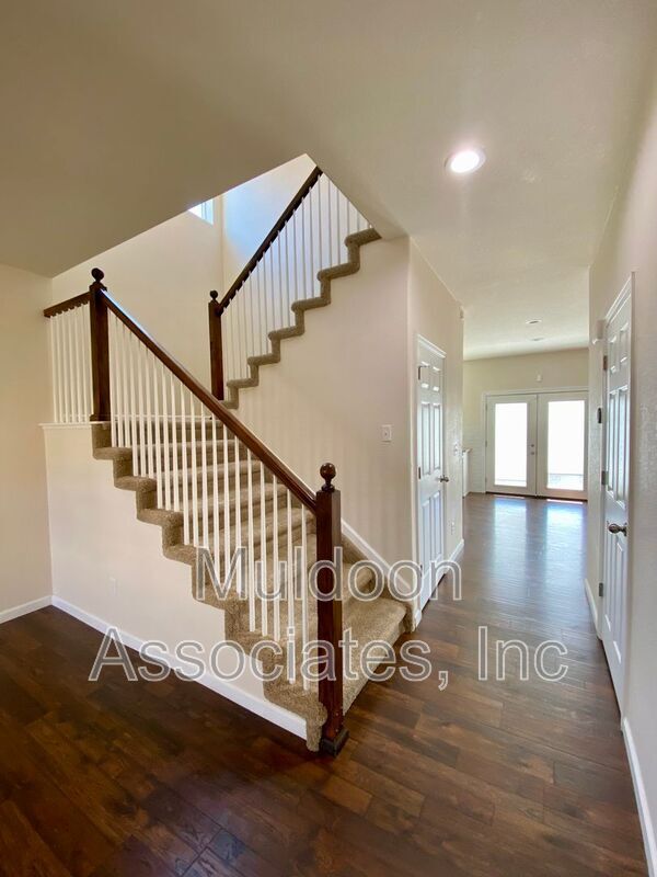 Building Photo - 7605 Dobbs Dr