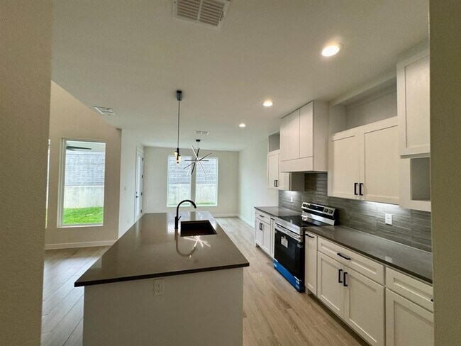 Foto del edificio - 7511 Cresta Bella St