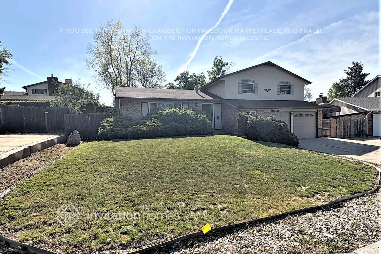 Foto principal - 9540 Meade St