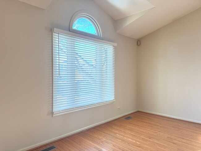 Building Photo - 6 Cimarron Ct