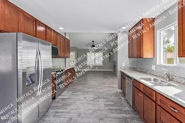 Building Photo - 3922 W Morelos St