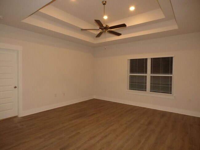 Foto del edificio - 5753 Danbury Blvd