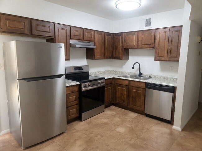 Foto del edificio - 1539 W Huntington Dr