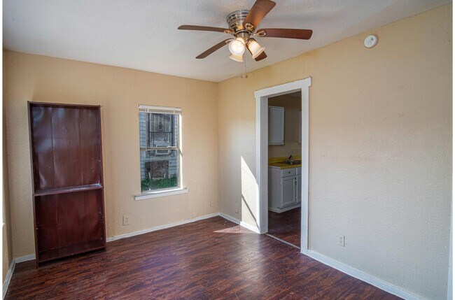 Foto del edificio - Great Home Near AT&T Center and Downtown!