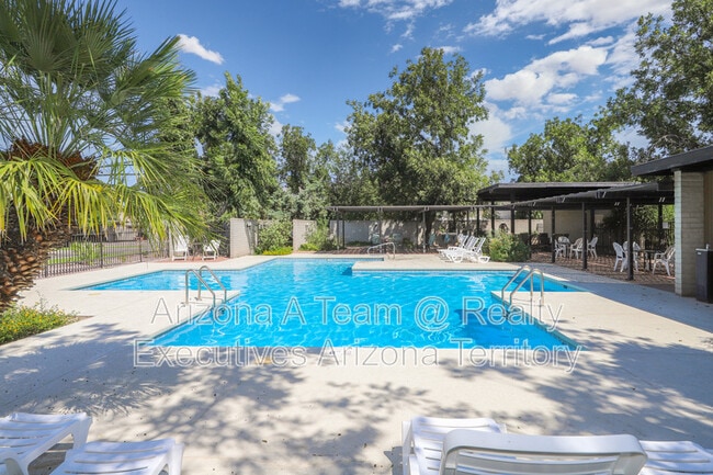 Building Photo - 5701 E Glenn St