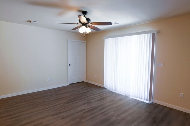 Building Photo - River Trail Estates - Half Off Security De...