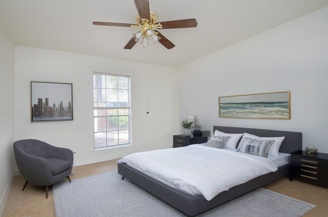 Foto del edificio - 1300 Eagle Lake Rd