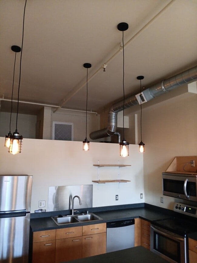 Building Photo - 300 Tijeras Ave NE