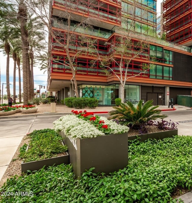 Foto del edificio - 4808 N 24th St