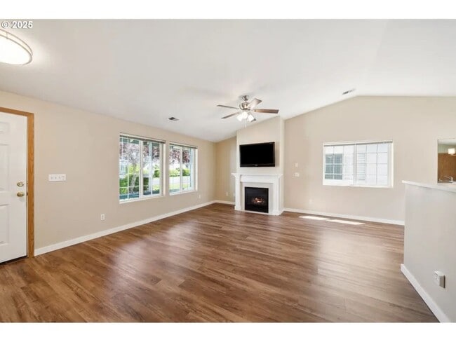 Building Photo - Northeast 21st Street