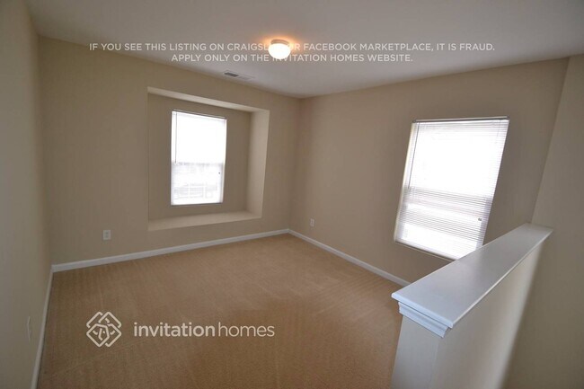 Building Photo - 10317 Hugue Way