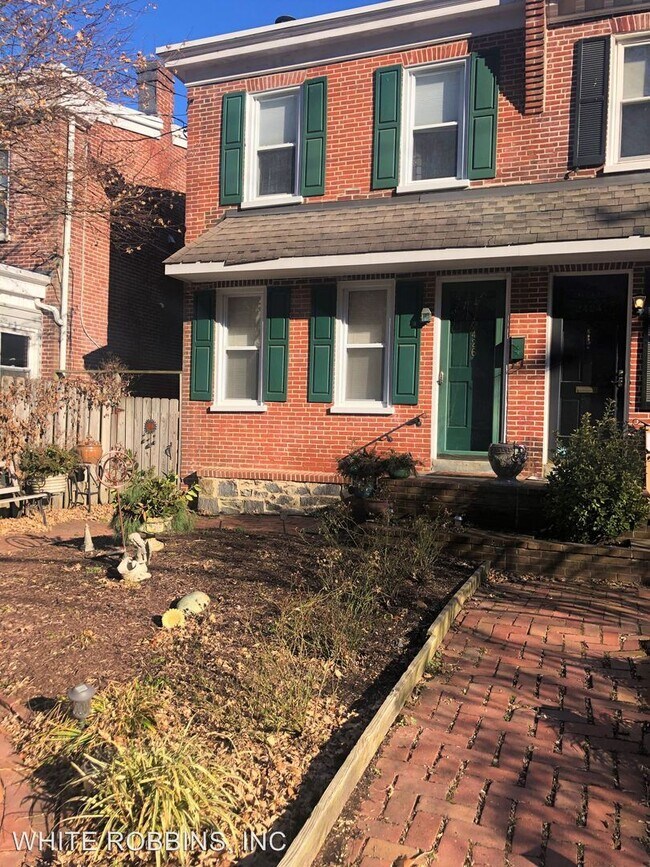 Building Photo - 3 br, 1.5 bath House - 2426 Riddle Ave