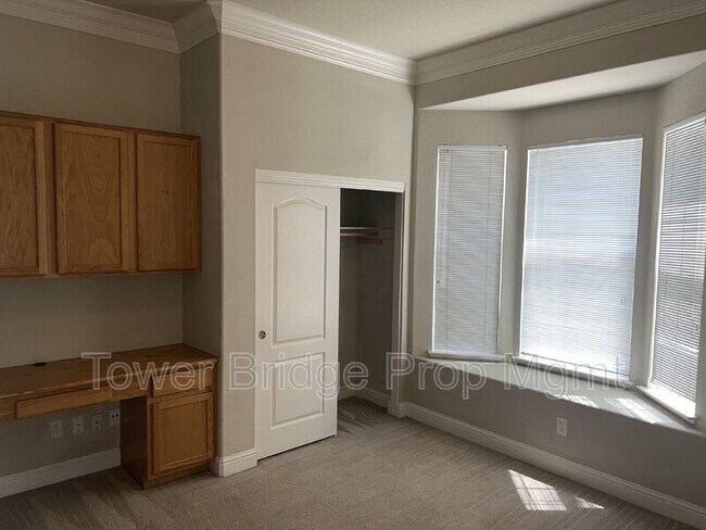 Foto del edificio - 1131 Burwick Ln