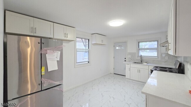 Foto del edificio - 76 Baldwin Pl