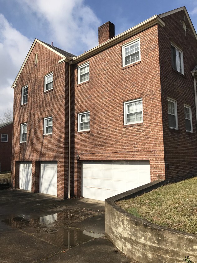 805 Somerset Dr, Charleston, WV 25302 805 Somerset Dr Charleston, WV