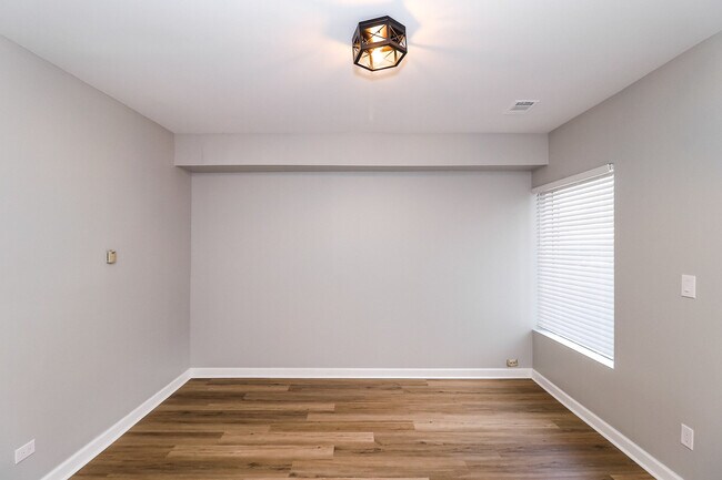 Building Photo - 6110 S St Lawrence Ave