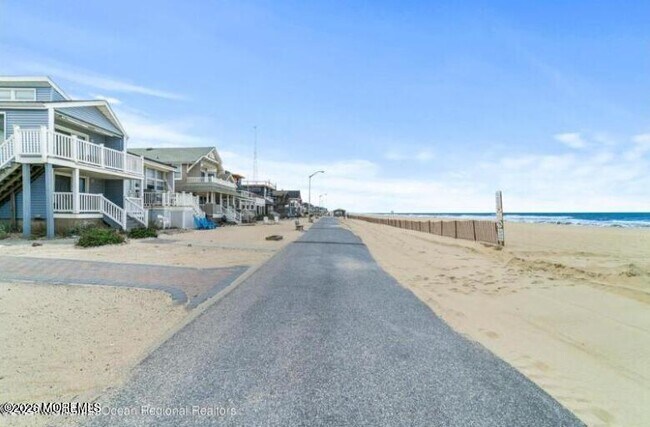 Building Photo - 171 Beach Front