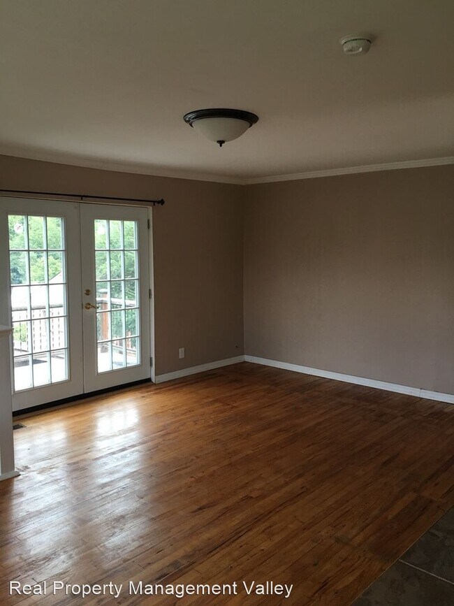 Building Photo - 3 br, 2 bath House - 117 Oak Street