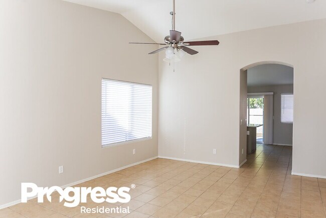 Foto del edificio - 8220 W Mohave St