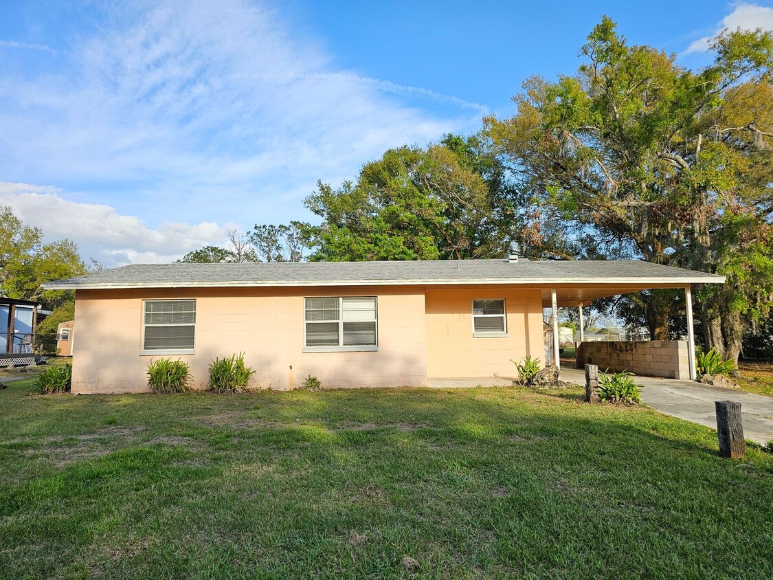 Primary Photo - ADORABLE 3 Bedroom with a HUGE YARD in Lak...