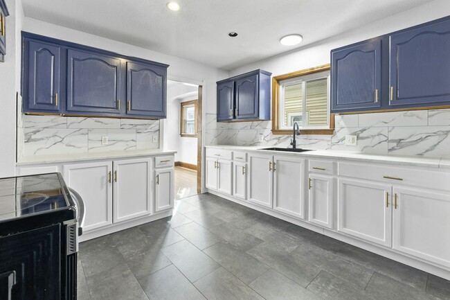 Building Photo - 1488 Craigwood Rd