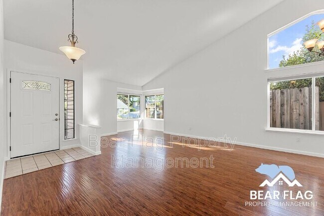 Foto del edificio - 136 Rambling Dr