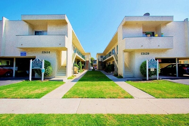 Foto principal - Lido Apartments - 12616-20 Caswell Ave