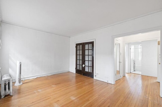 Building Photo - 1 bedroom in Chicago IL 60640