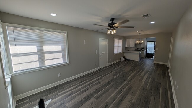 Building Photo - 240 Russell Ave