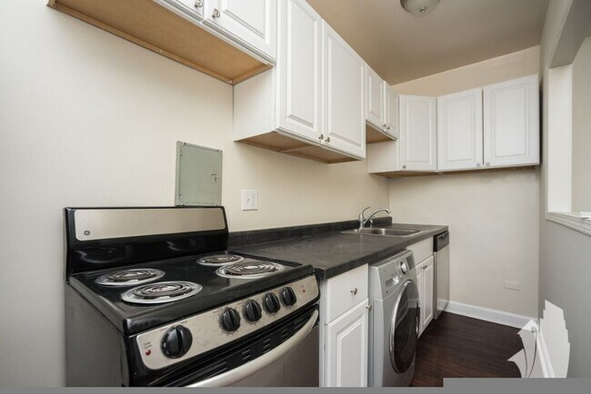 Foto del edificio - 3346 N Marshfield Ave