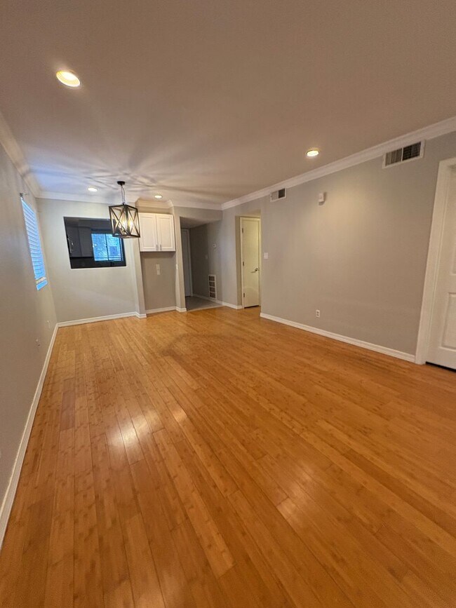 Foto del edificio - READY TO VIEW NOW! Beautiful 2 Bed/2 Bath ...