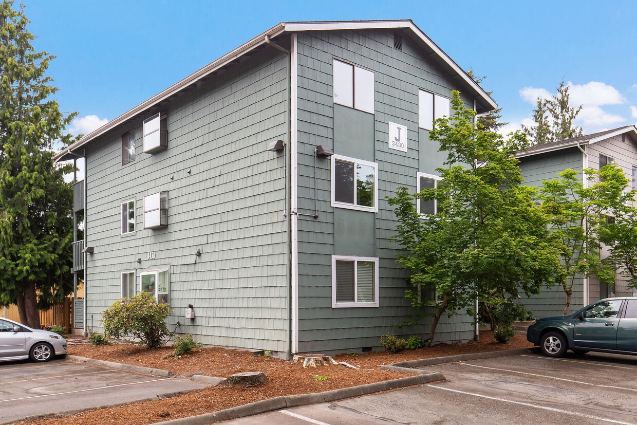 3430 I St NE Unit J204, Auburn, WA 98002 Condo for Rent in Auburn, WA