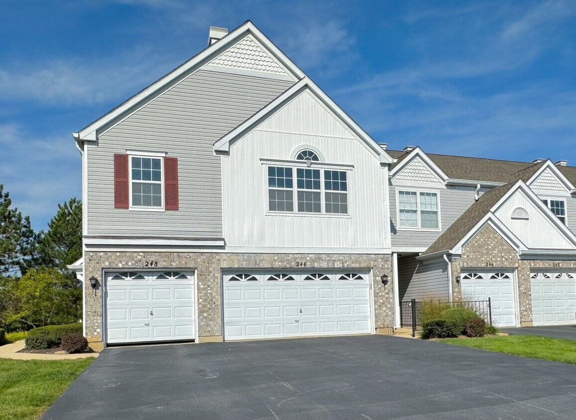 246 Arboretum Dr Unit 246, Lombard, IL 60148 Condo for Rent in