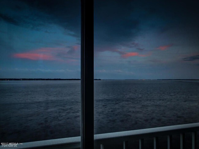 Foto del edificio - 1560 Lancaster Ter