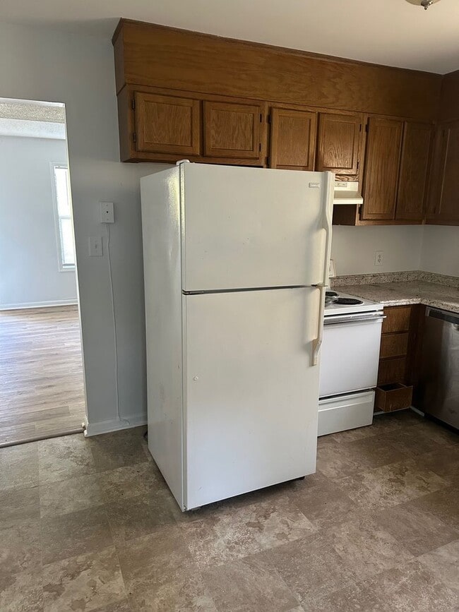 Photo - 407 S Merritt Mill Rd Apartment