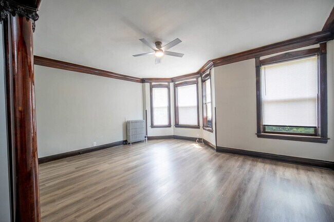 Foto del edificio - 6362 S Greenwood Ave