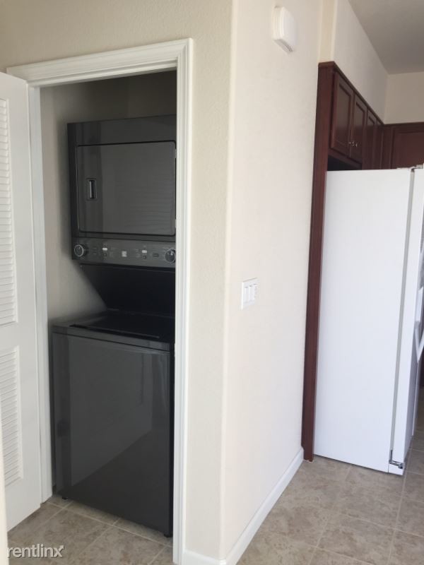 Building Photo - 1 br, 1 bath Apartment - 1445 S Hart Drive