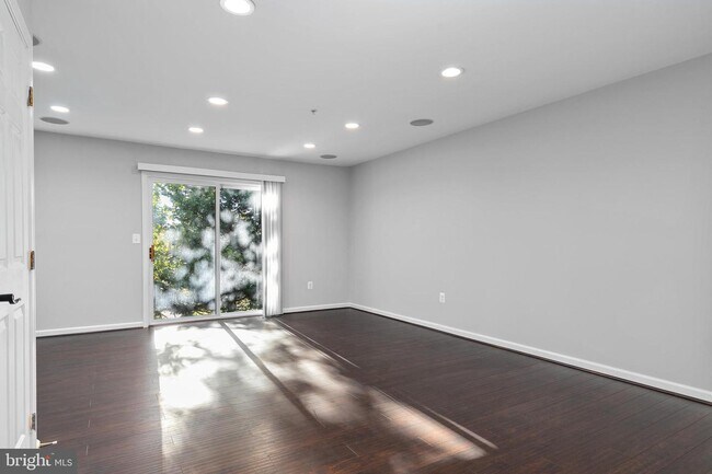 Building Photo - 614 Tuckahoe Creek Ct