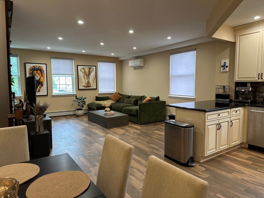 Foto principal - 940-983 83rd St