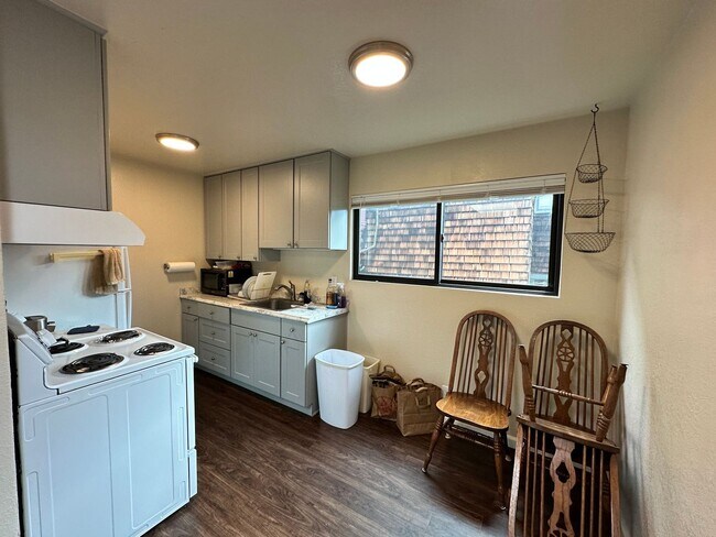 Building Photo - Derby Street Apartments LLC