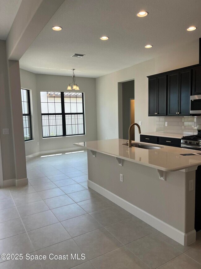 Foto del edificio - 7869 Allure Dr