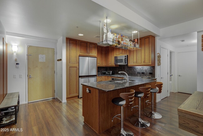 Building Photo - 7147 E Rancho Vista Dr