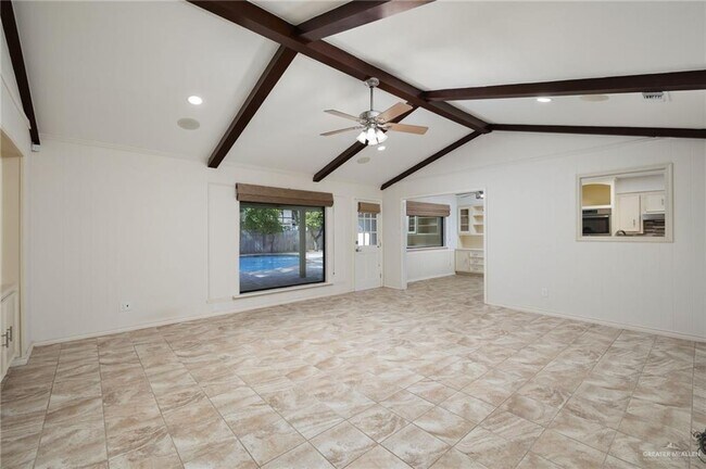 Building Photo - 136 E Harvey Dr
